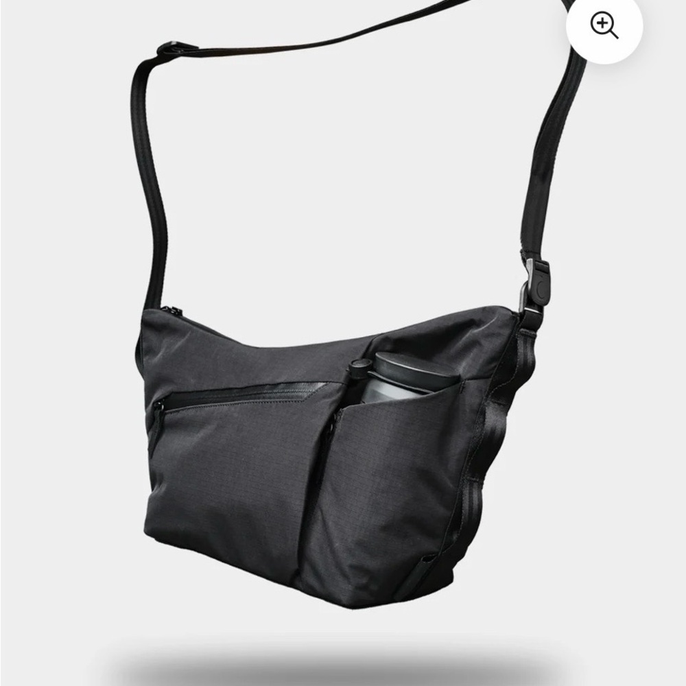 NWT Alpaka Flow satchel 4L - black A5